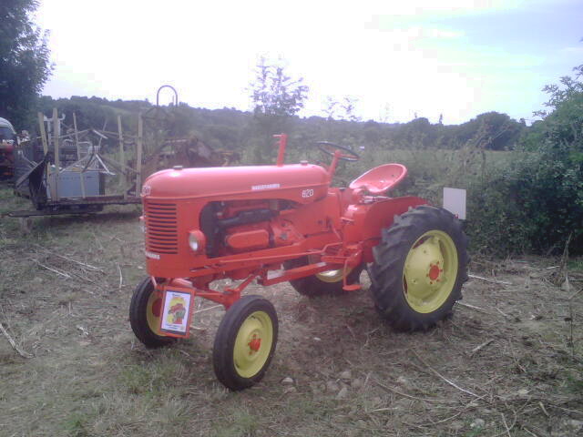 tracteur rouge